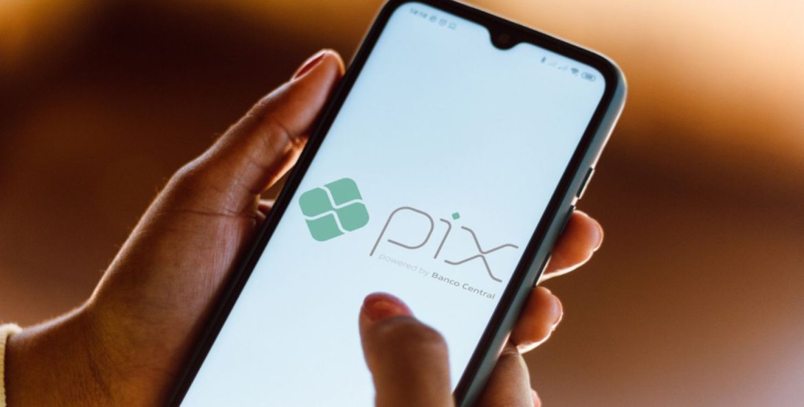 dLocal lança SmartPix para agilizar pagamentos com Pix em compras online