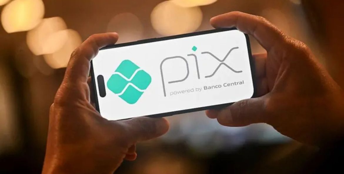 O Pix já transformou a forma como os brasileiros realizam pagamentos no dia a dia, mas especialistas apontam que o sistema ainda tem muito a avançar no universo das transações entre empresas.