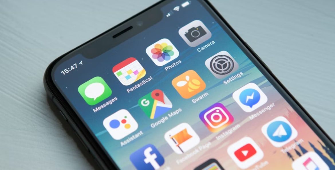 Mais da metade dos brasileiros já deixou de estudar por falta de internet