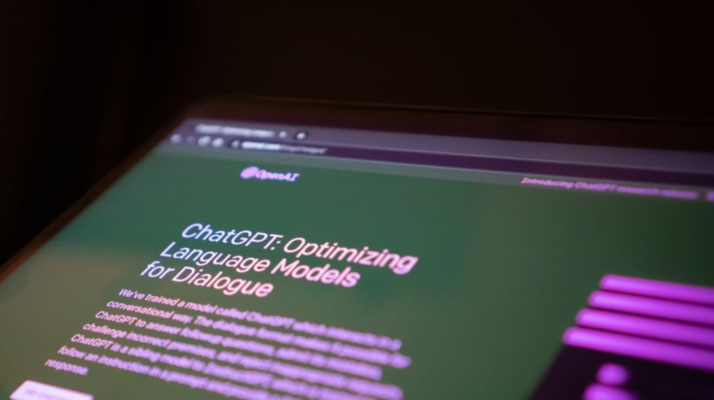 Modelos de IA com raciocínio elevam consumo de energia e pressionam data centers, aponta estudo