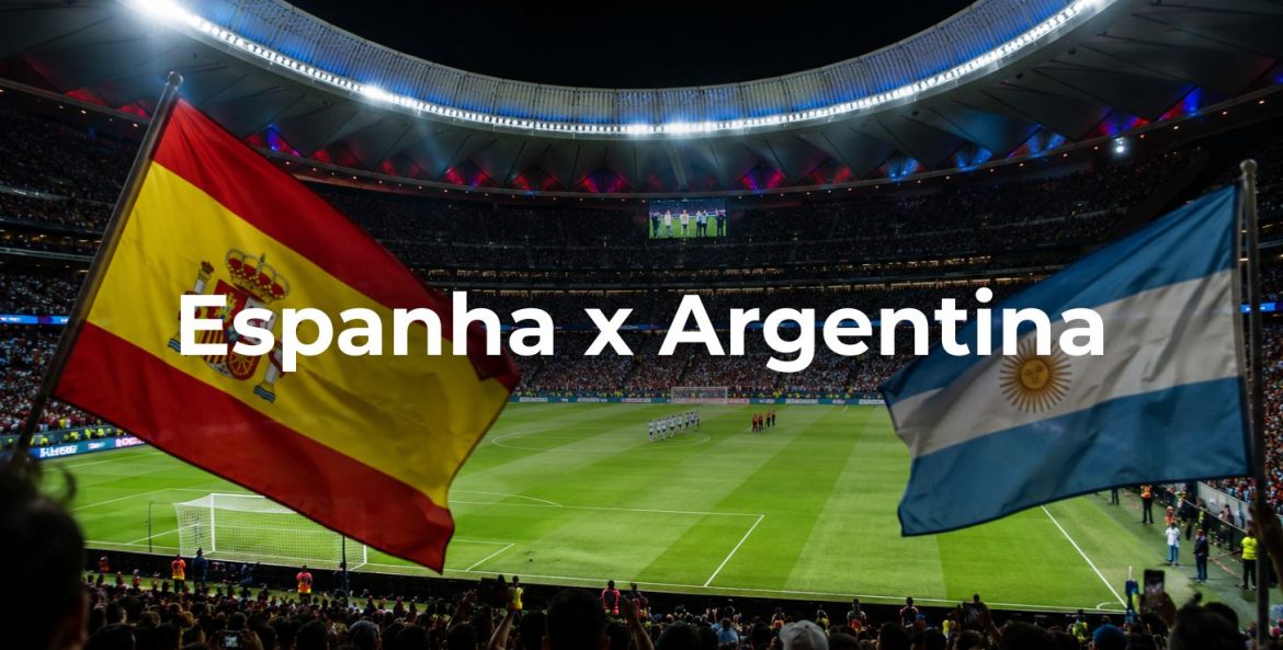 Estadio contendo as duas bandeiras, Argentina e Espanha