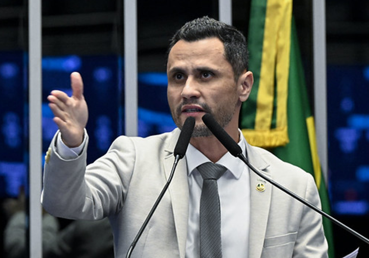 Republicanos falando no palanque